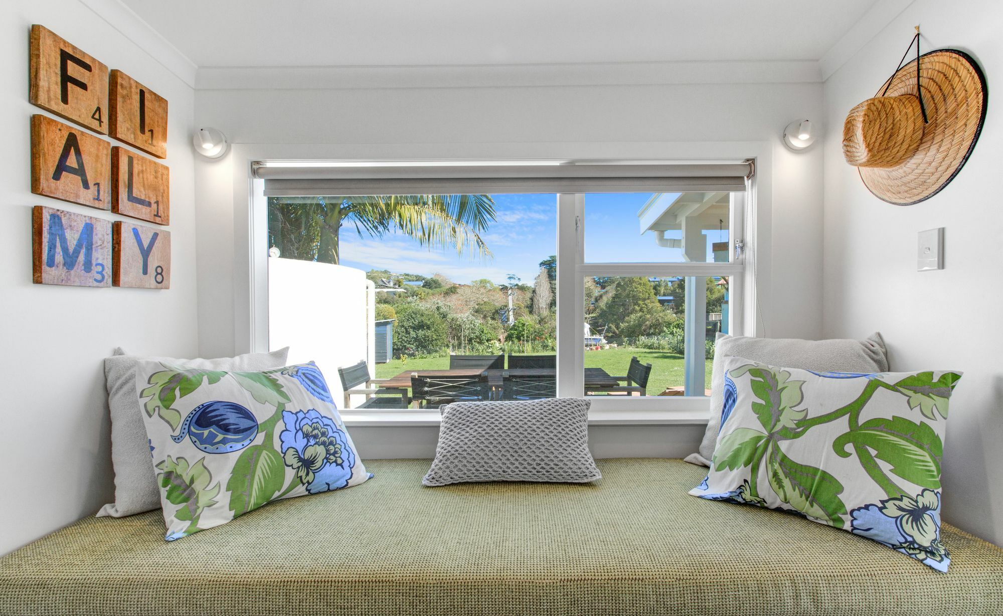 The Little Blue Bach In Oneroa Village By Waiheke Unlimited Exterior photo